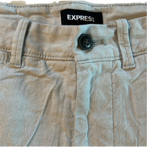 Men’s Express Light Grey Shorts - Picture 2 of 6